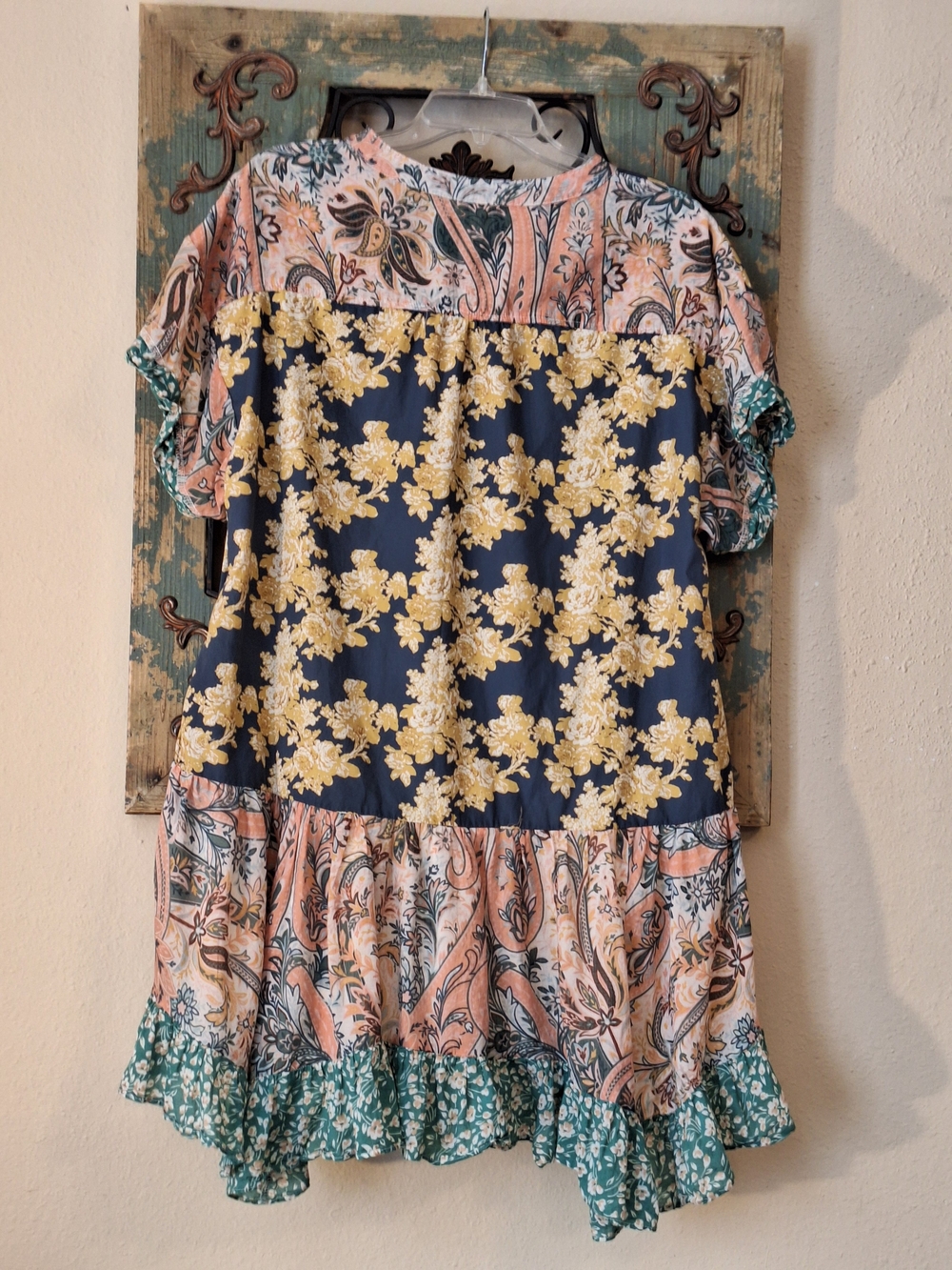 Floral Paisley V-Neck Flutter Mini Dress in Navy, Peach & Green. Size Small - Picture 9 of 12